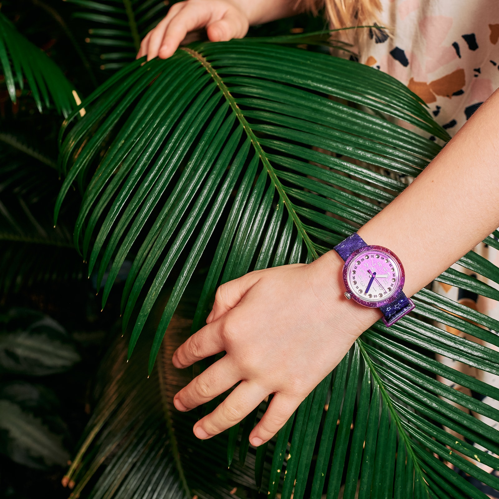 "GIRAXUS" Gallery Image #1